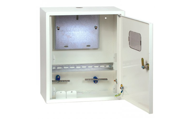 Щит ЩУРн 3/12 наруж.бел.глц IP31 с шинами EKF